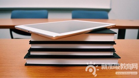 1633746969939422.jpg tablet-1910019__340.jpg